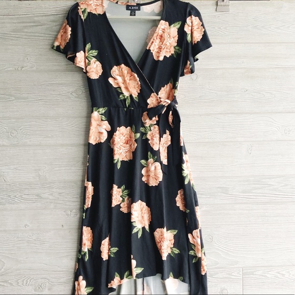 Amy Byer Dresses & Skirts - Floral High Low Wrap Dress | M | 🌸